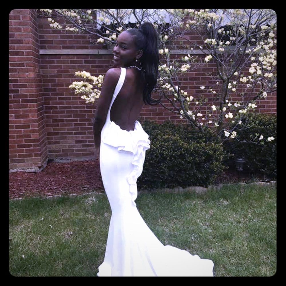 Gorgeous prom/wedding dress